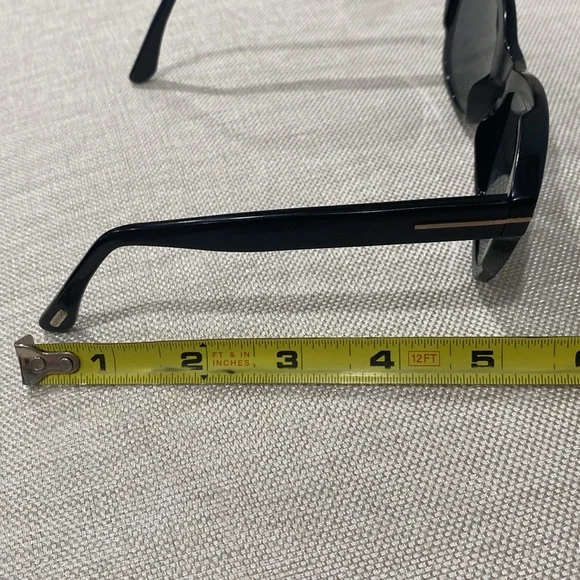 Tom Ford black Polarized Sunglasses ?️ TF 614. O1C 62 19 